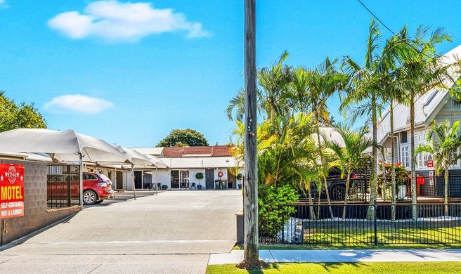 Caboolture Central Motor Inn, SureStay Collection Exterior