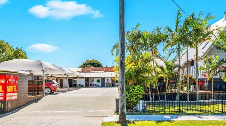 Caboolture Central Motor Inn, SureStay Collection Exterior