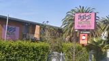 Cosmo Motel Exterior