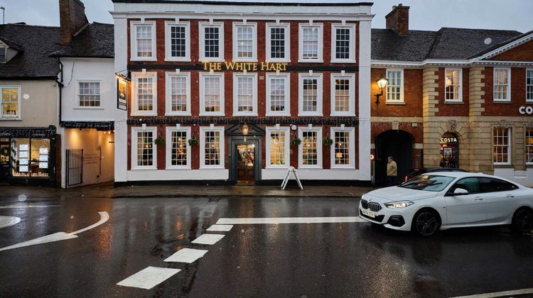 The White Hart Exterior