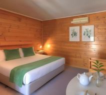 Paruna Motel Room