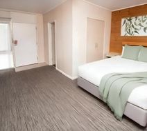 Paruna Motel Room