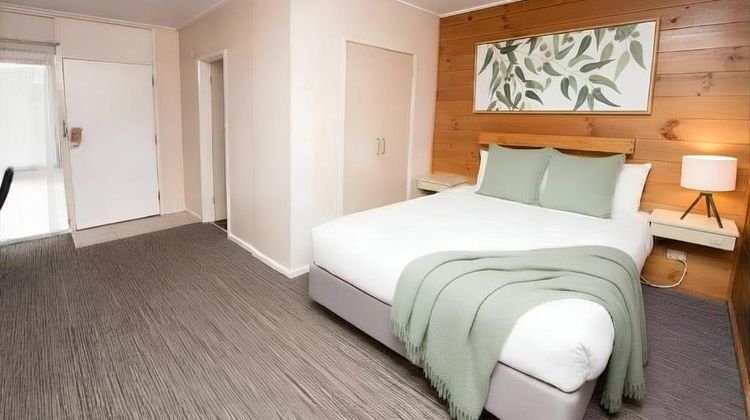 Paruna Motel Room