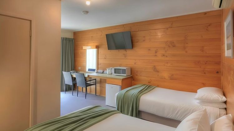Paruna Motel Room