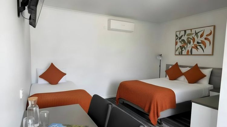 Paruna Motel Room