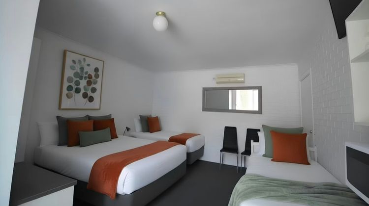 Paruna Motel Room