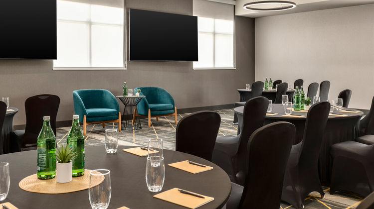 Holiday Inn & Suites Commerce City - Den Meeting