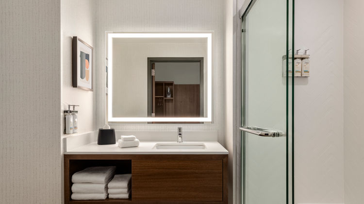 Holiday Inn & Suites Commerce City - Den Room