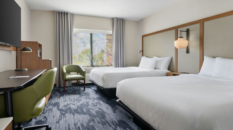 Fairfield Inn & Suites by Marriott Room