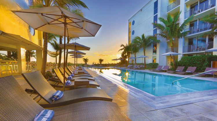 Costa d'Este Beach Resort Pool