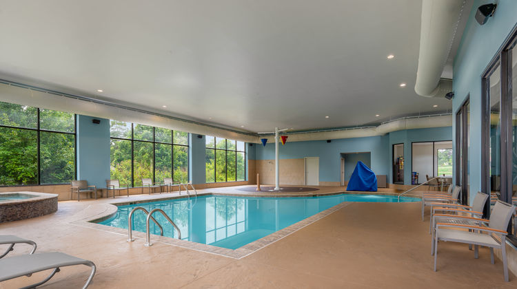 Garner Hotel Wadsworth by IHG Pool