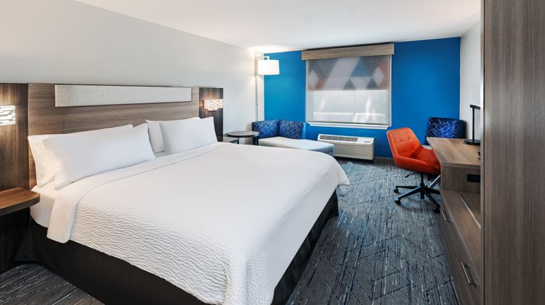 <b>Holiday Inn Express Hotel & Suites Room</b>. Images powered by <a href="https://www.leonardoworldwide.com/" title="Leonardo Worldwide" target="_blank">Leonardo</a>.