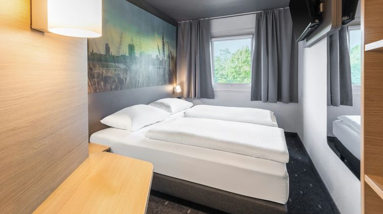 Ibis Budget Duesseldorf Airport Exterior