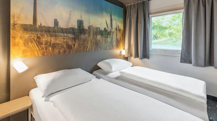 Ibis Budget Duesseldorf Airport Exterior