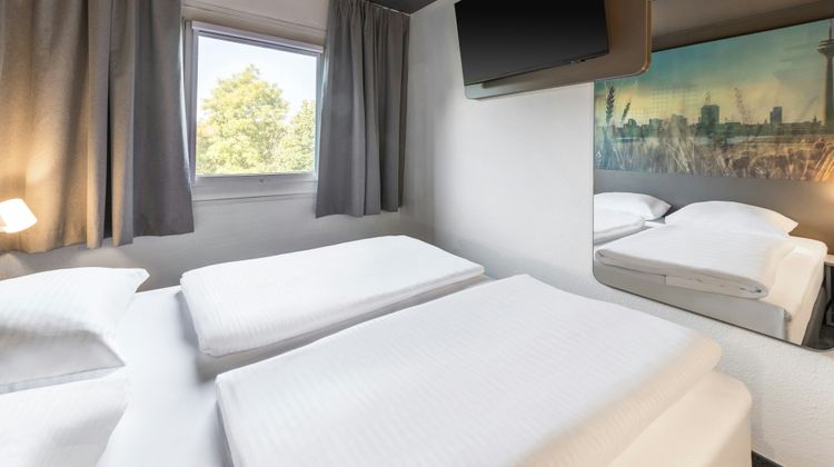 Ibis Budget Duesseldorf Airport Exterior