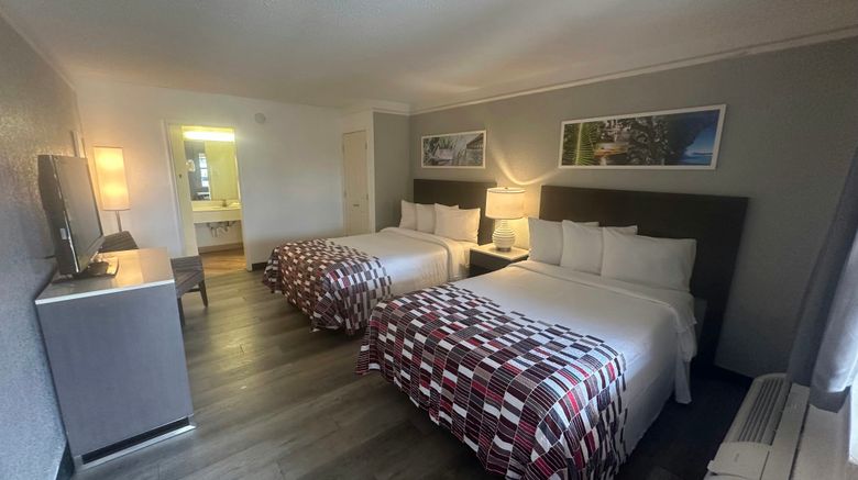 <b>Red Roof Inn San Antonio – South Park Room</b>. Images powered by <a href="https://www.leonardoworldwide.com/" title="Leonardo Worldwide" target="_blank">Leonardo</a>.