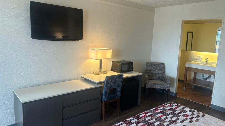 <b>Red Roof Inn San Antonio – South Park Room</b>. Images powered by <a href="https://www.leonardoworldwide.com/" title="Leonardo Worldwide" target="_blank">Leonardo</a>.