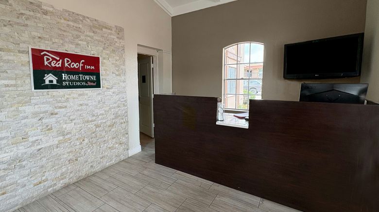 <b>Red Roof Inn San Antonio – South Park Lobby</b>. Images powered by <a href="https://www.leonardoworldwide.com/" title="Leonardo Worldwide" target="_blank">Leonardo</a>.