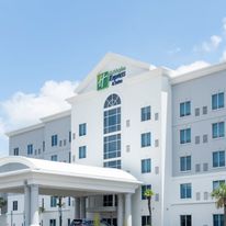 Holiday Inn Express Hotel & Suites