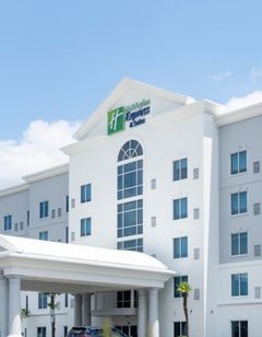 Holiday Inn Express Hotel & Suites