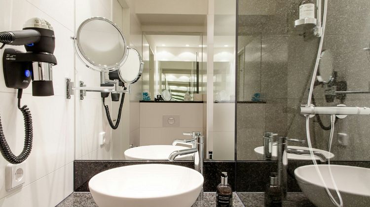 Motel One Amsterdam Room