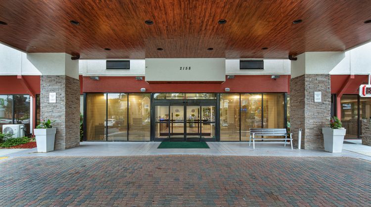 Holiday Inn Atlanta Northlake Exterior