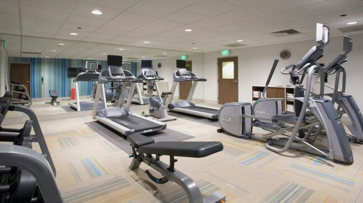 Holiday Inn Express & Stes Acworth Recreation