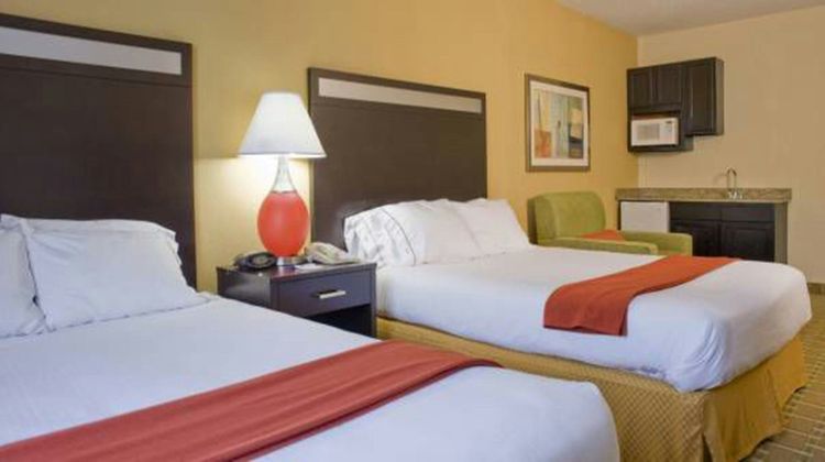 Holiday Inn Express & Stes Acworth Room