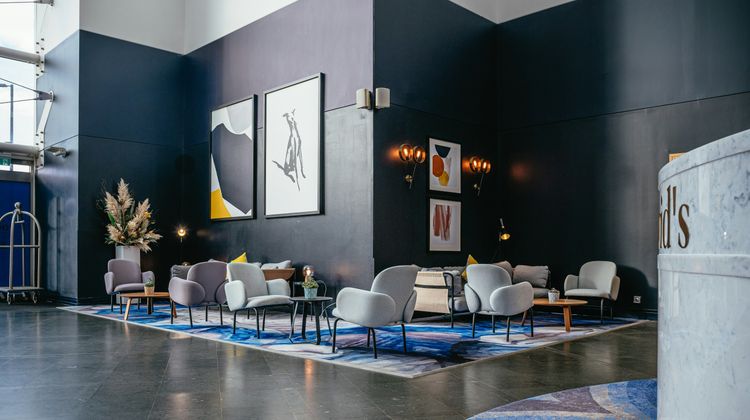 voco St David's Cardiff Lobby