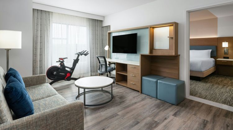 EVEN Hotel Shenandoah-The Woodlands Suite