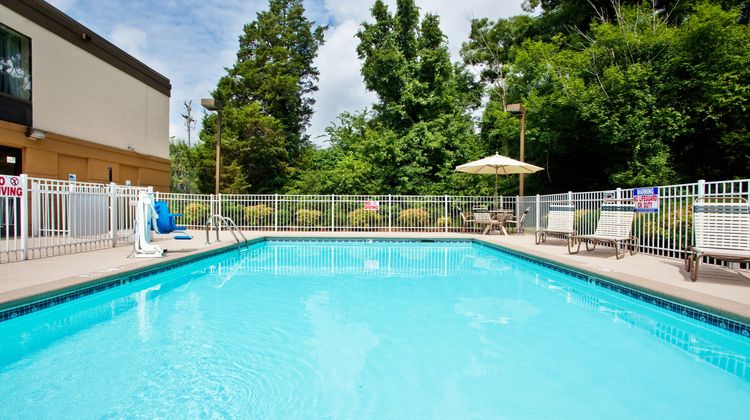 Holiday Inn Express Pool