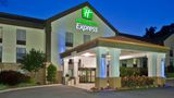 Holiday Inn Express Exterior
