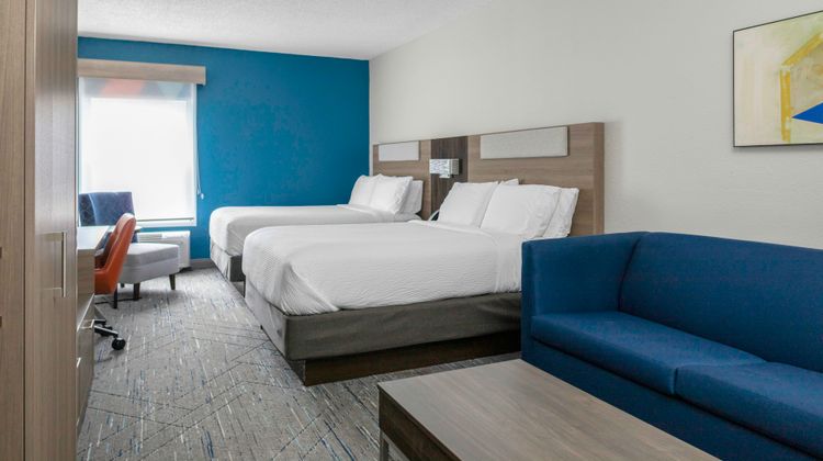 Holiday Inn Express Suite