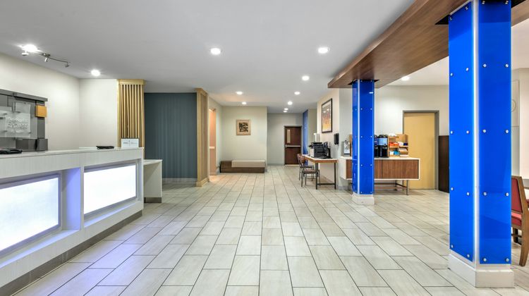 Holiday Inn Express Lobby