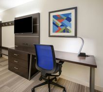 Holiday Inn Express & Stes Maryville Room