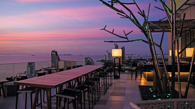Holiday Inn Pattaya Lobby