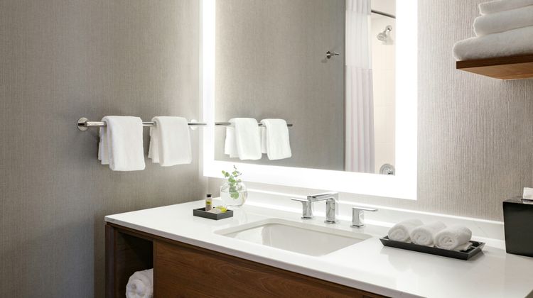 Staybridge Stes Rochester-St Marys Area Room