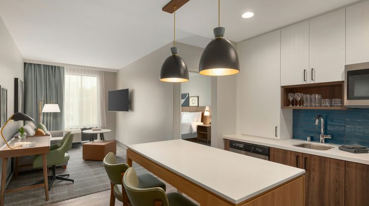 Staybridge Stes Rochester-St Marys Area Room