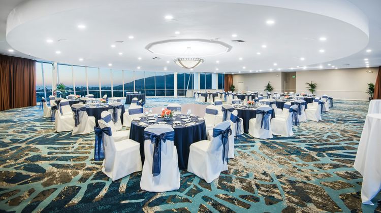 Crowne Plaza Ventura Beach Meeting