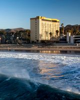 Crowne Plaza Ventura Beach