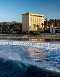 Crowne Plaza Ventura Beach