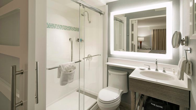 Crowne Plaza Ventura Beach Room