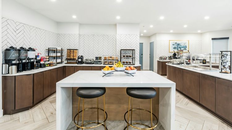 Staybridge Suites Dawson Creek Restaurant