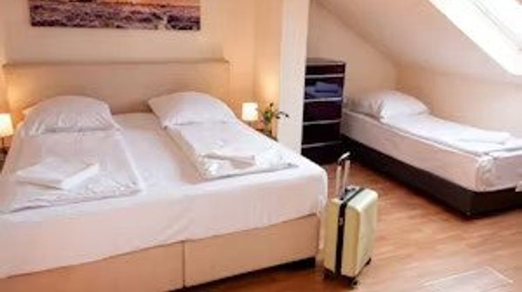 Villa Diana Frankfurt Room
