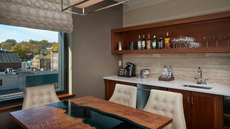 The Merrill Hotel, Muscatine Suite