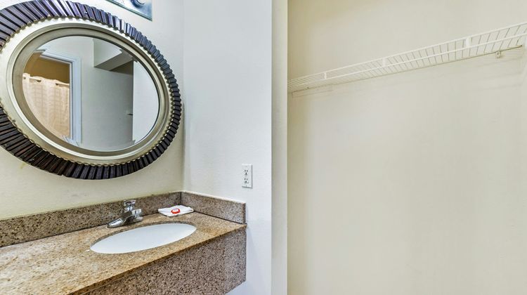 OYO Hotel San Antonio Lacklandnear Seawo Room