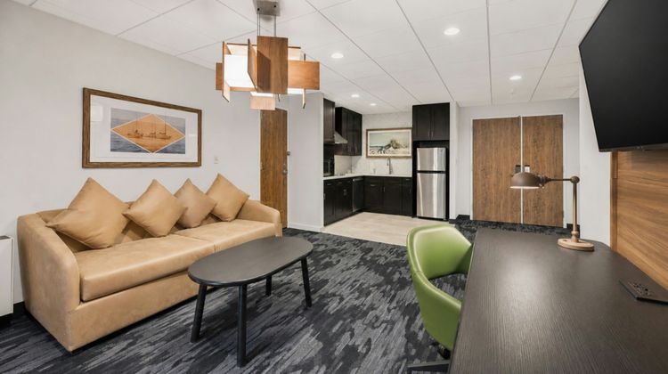 Fairfield Inn & Suites Mt. Pleasant Room