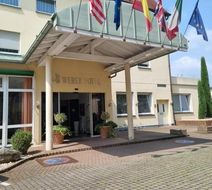 Weber Hotel Exterior