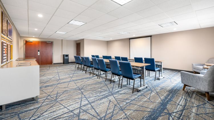 Holiday Inn Express Hotel and Suites Buf Meeting