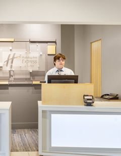Holiday Inn Express & Suites Rolla